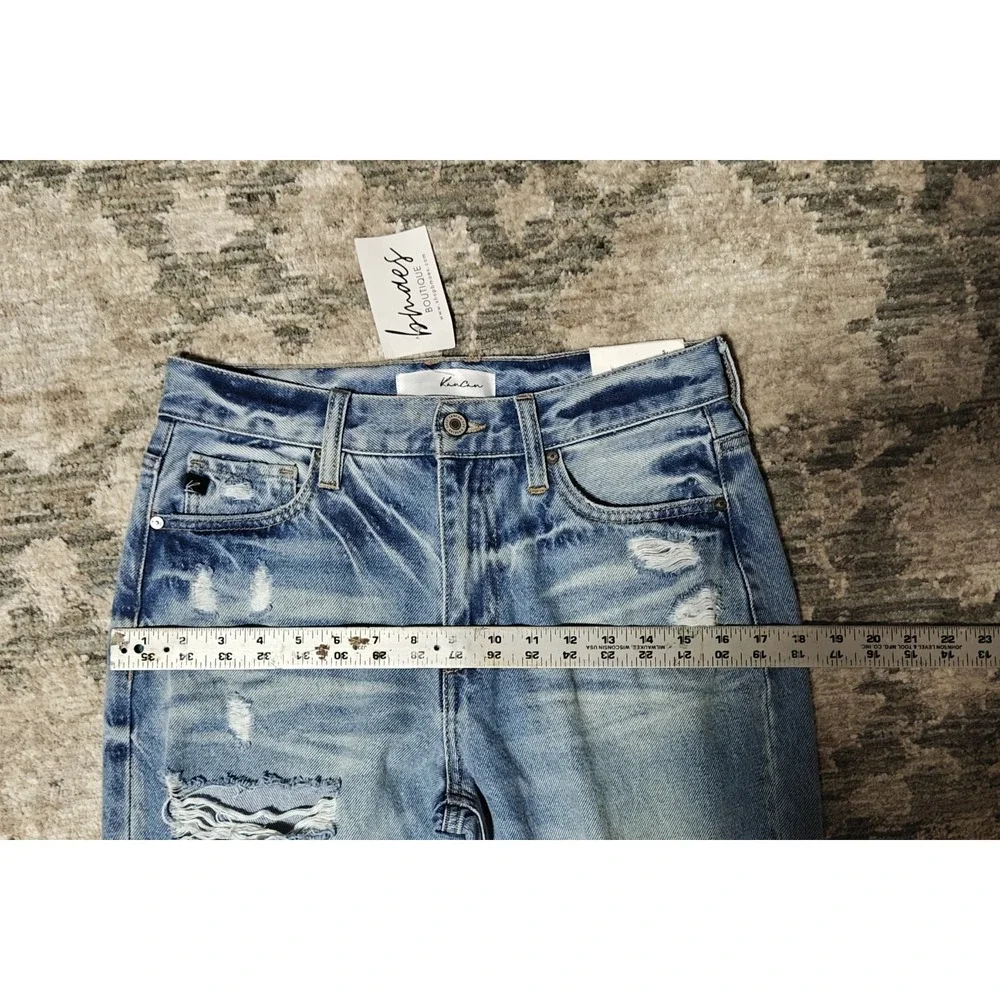 NWT KanCan Mom High Waisted Distressed Jeans 5/26